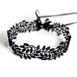 LEAVES CHOKER