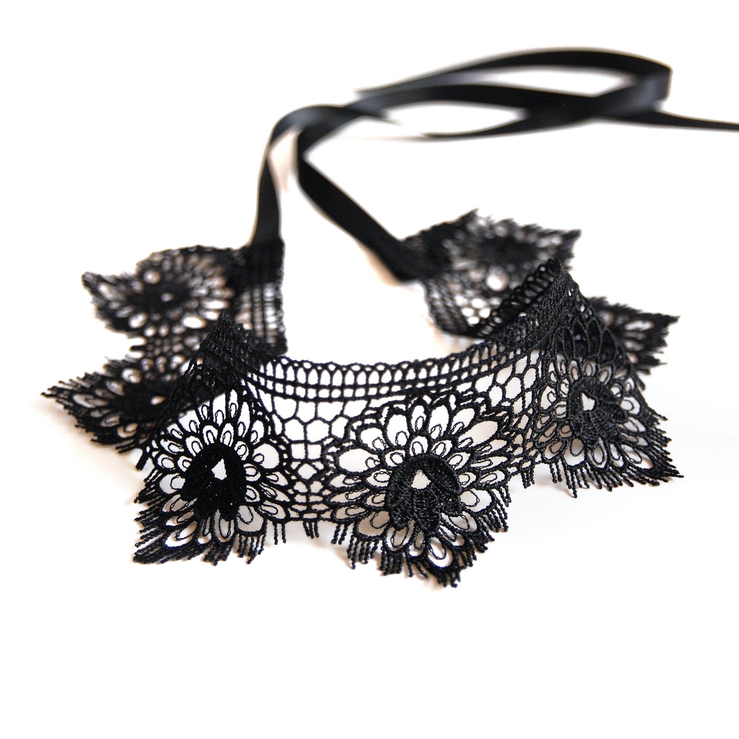 MANDALA CHOKER