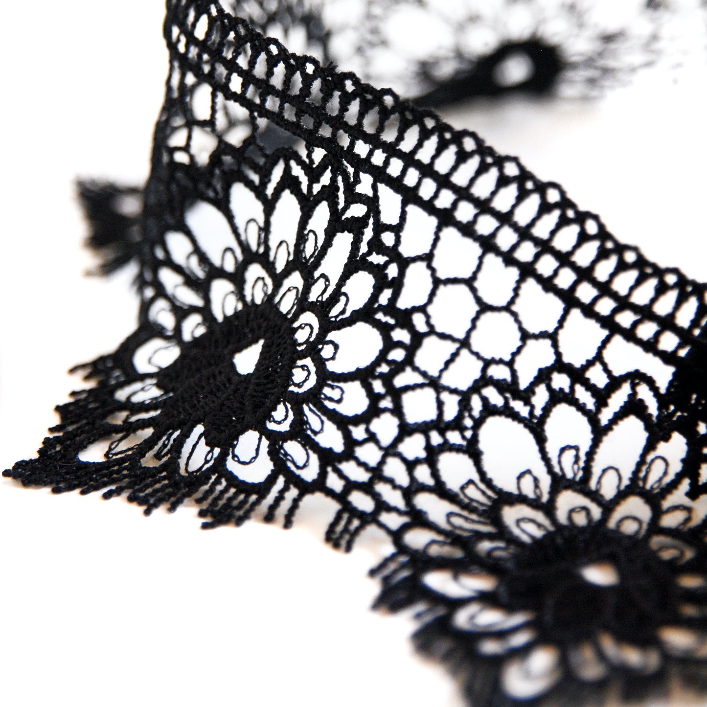 MANDALA CHOKER